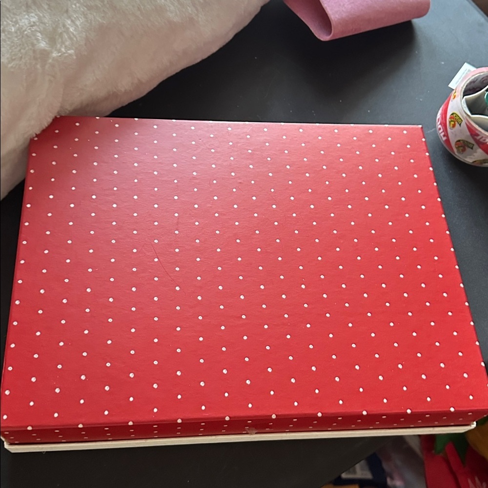 Christmas box 10.5” x 14” - Picture 2 of 3